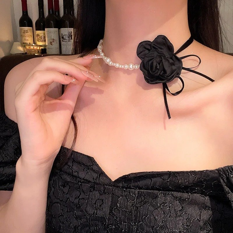 Black Rose Faux Pearl Choker
