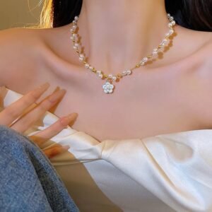 Pearl Gold Beaded Flower Necklace
