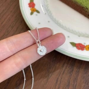 Silver Textured Daisy Heart Necklace